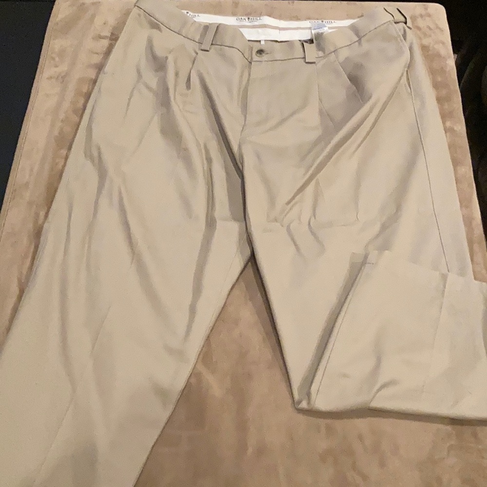 Men’s khaki pants